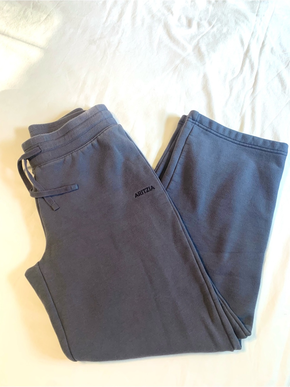 Aritzia Women’s Wide Leg Mid-rise Sweat Fleece Pants.  XS
